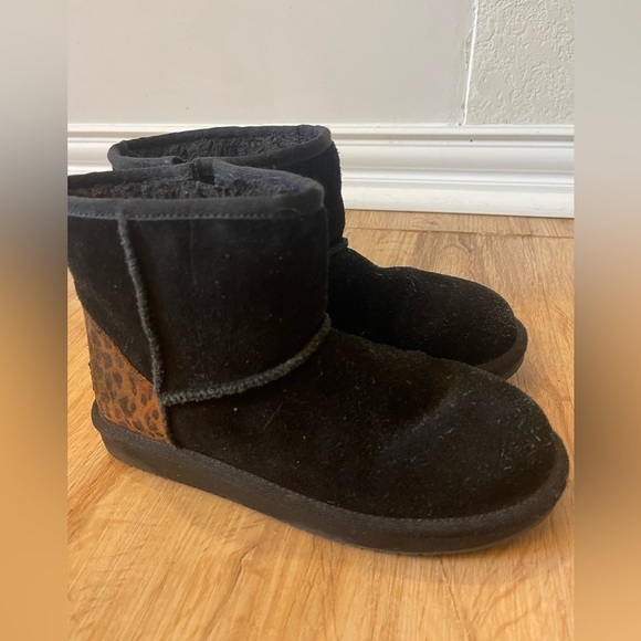 Koolaburra Ugg Mini II Leopard Print Black Suede Kids Size 2 - Picture 3 of 5